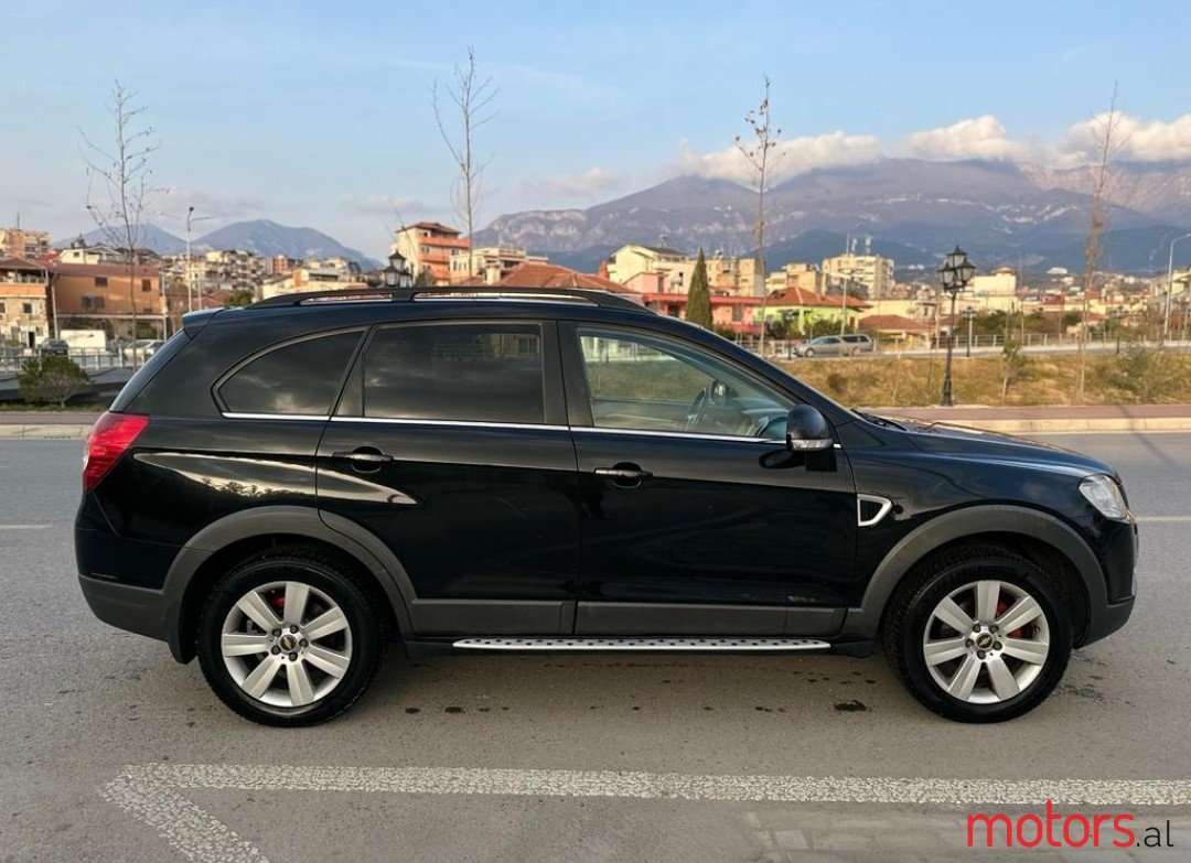 2008' Chevrolet Captiva photo #3