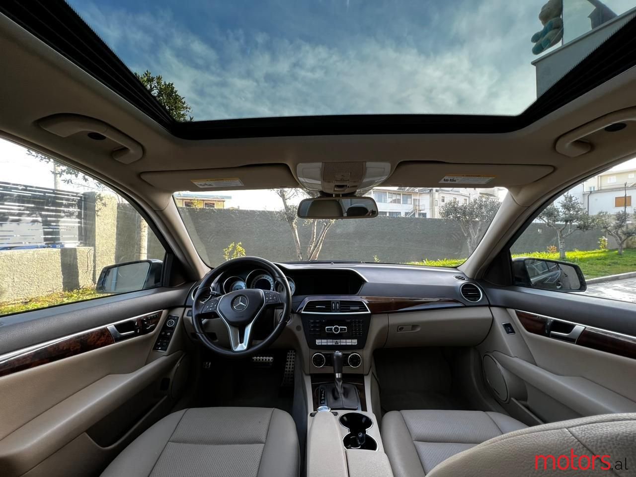 2012' Mercedes-Benz C 300 photo #4