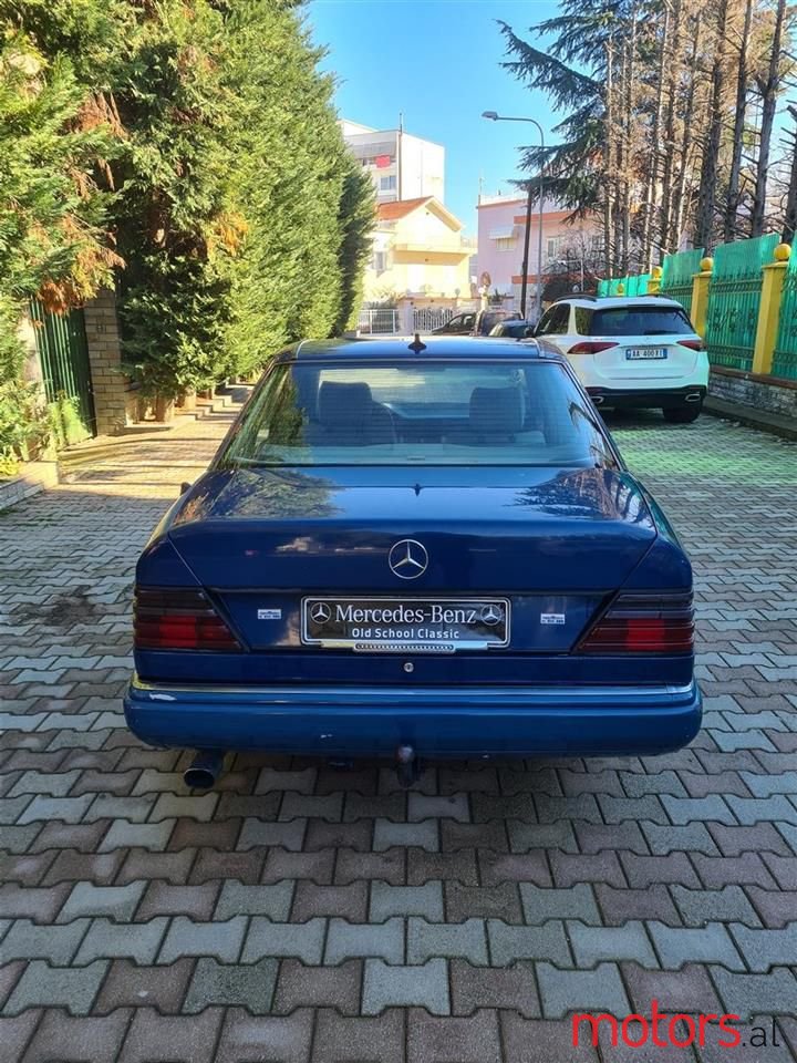 1991' Mercedes-Benz E 200 photo #5