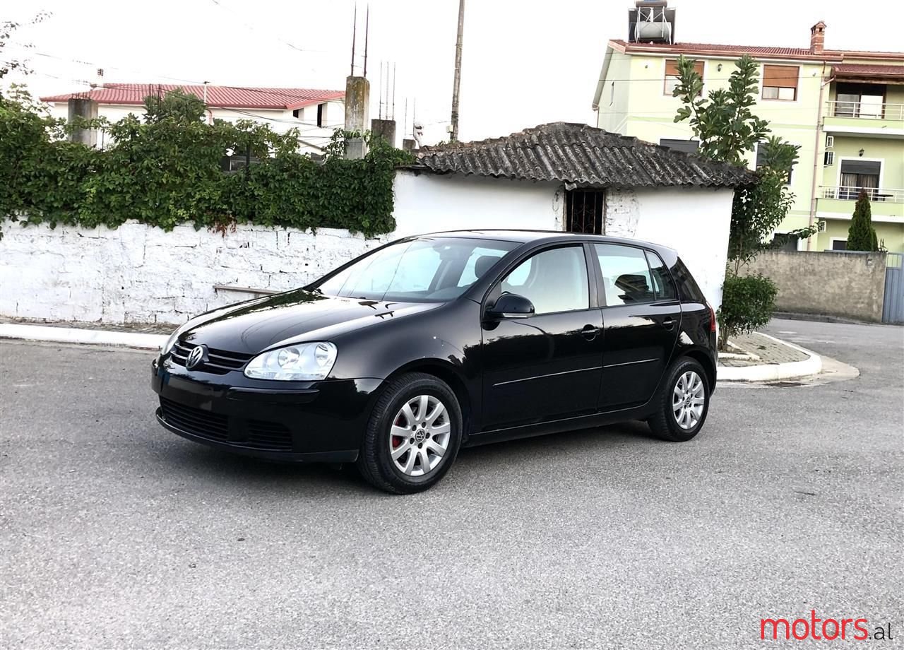 2004' Volkswagen Golf photo #5