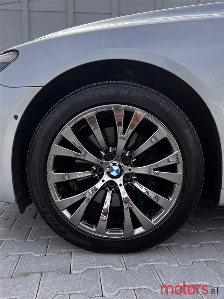 2010' BMW 740 photo #5