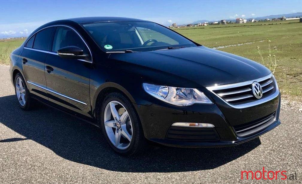 2009' Volkswagen Passat photo #3