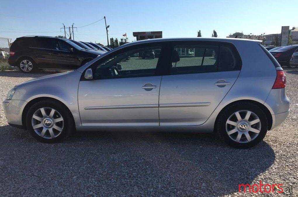 2005' Volkswagen Golf photo #1