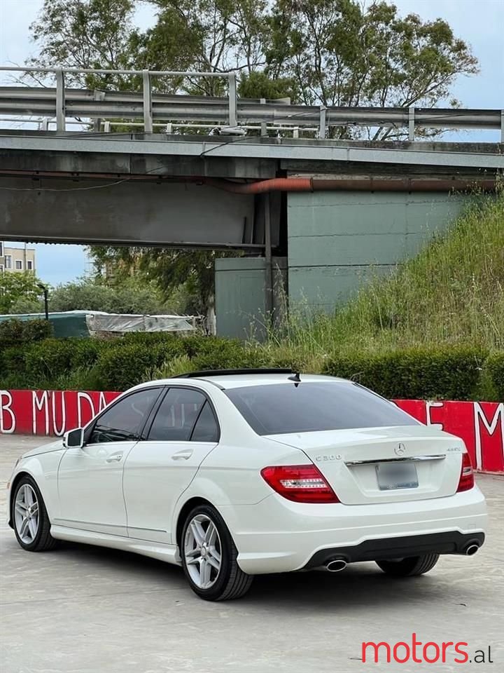 2012' Mercedes-Benz C 300 photo #2