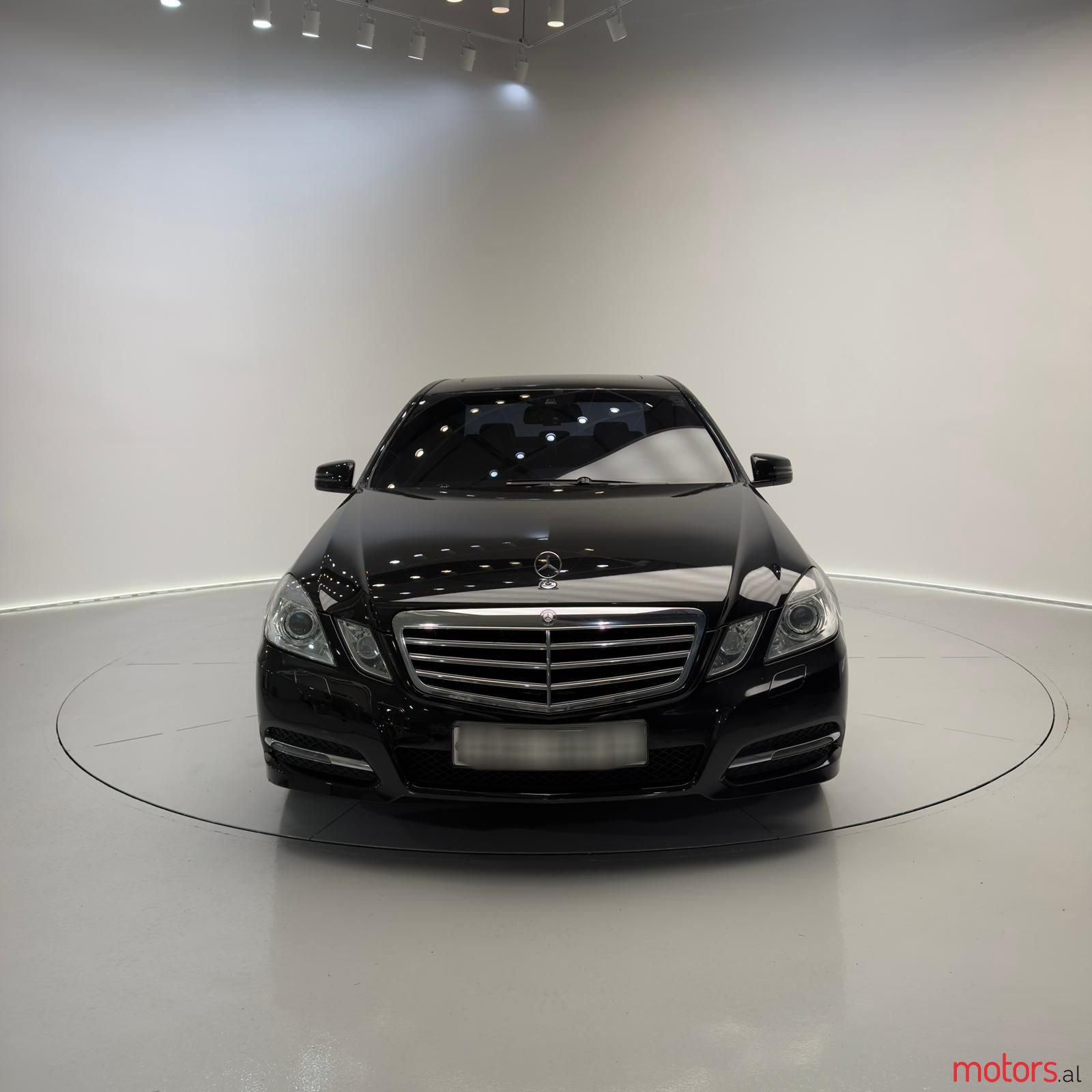 2012' Mercedes-Benz E 220 photo #6