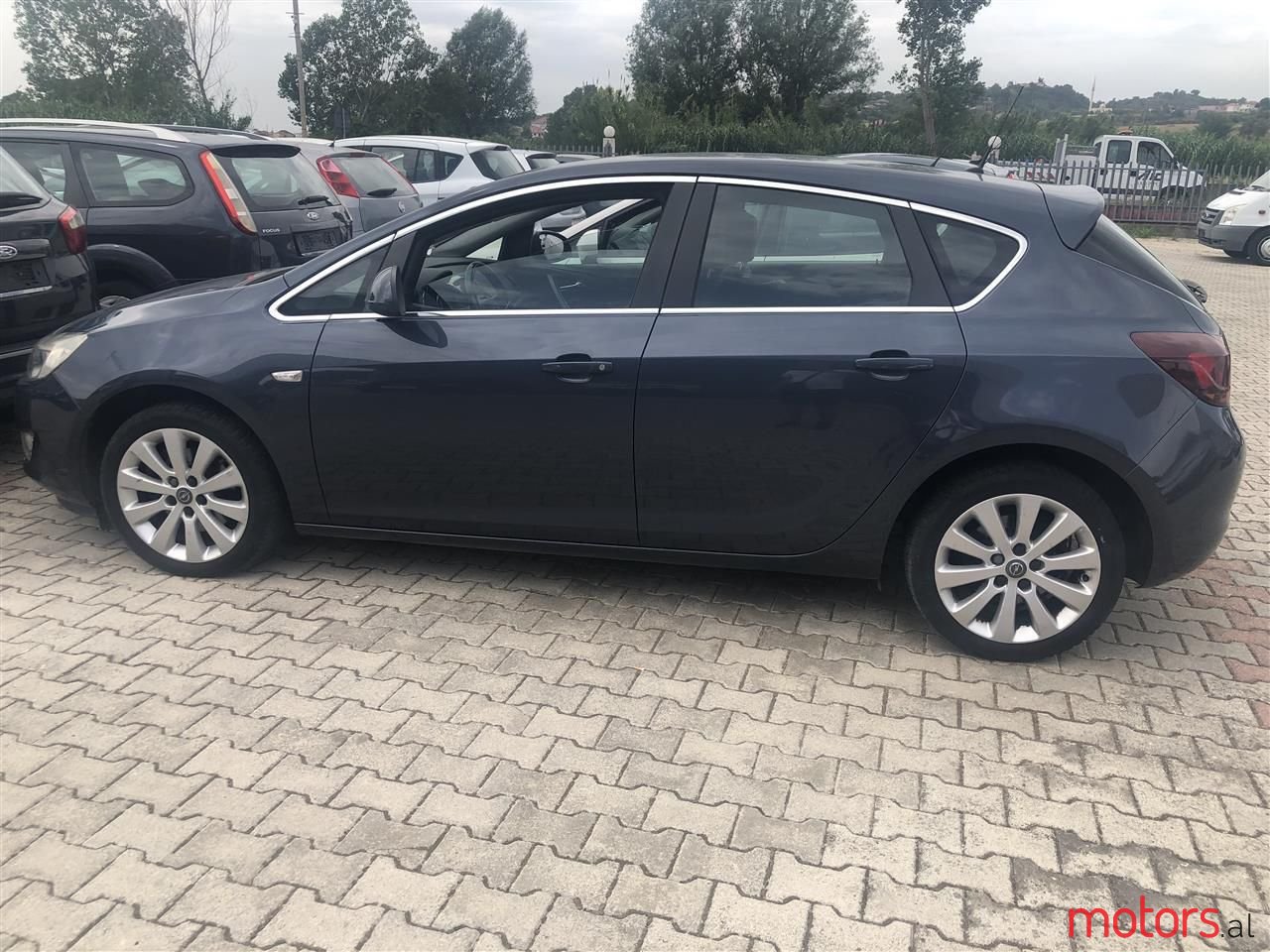 2010' Opel Astra photo #4