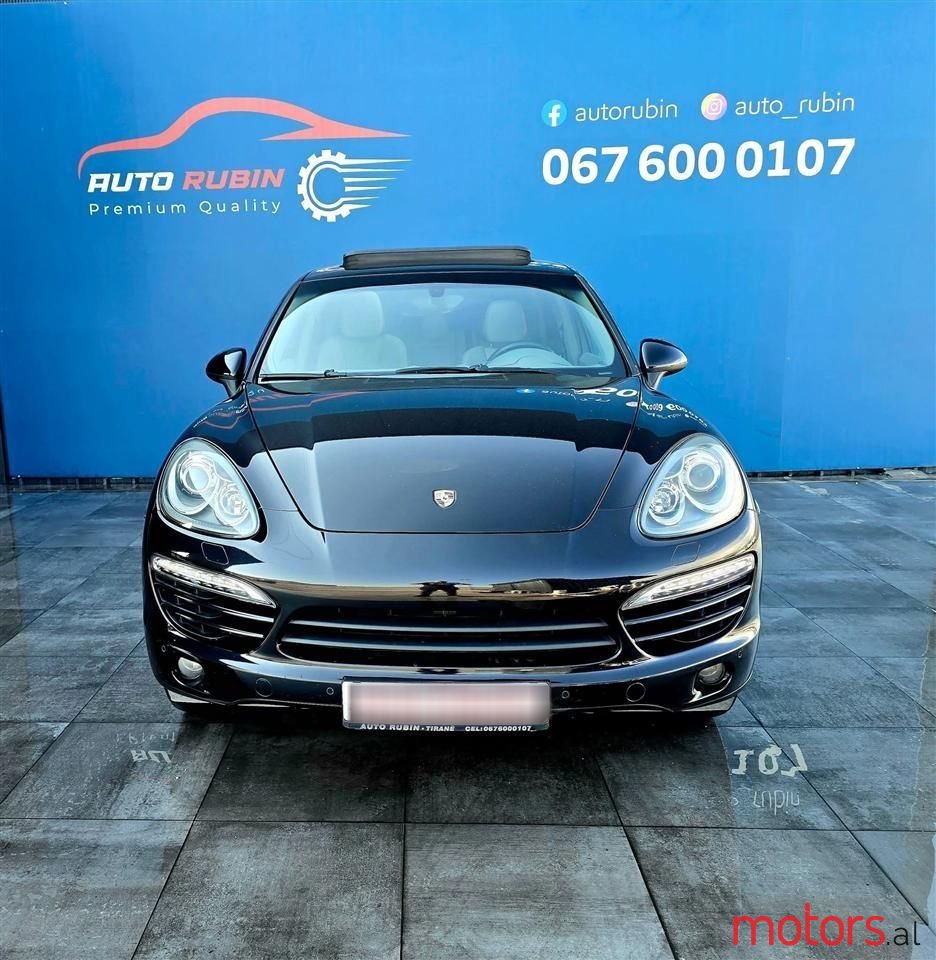 2012' Porsche Cayenne photo #5