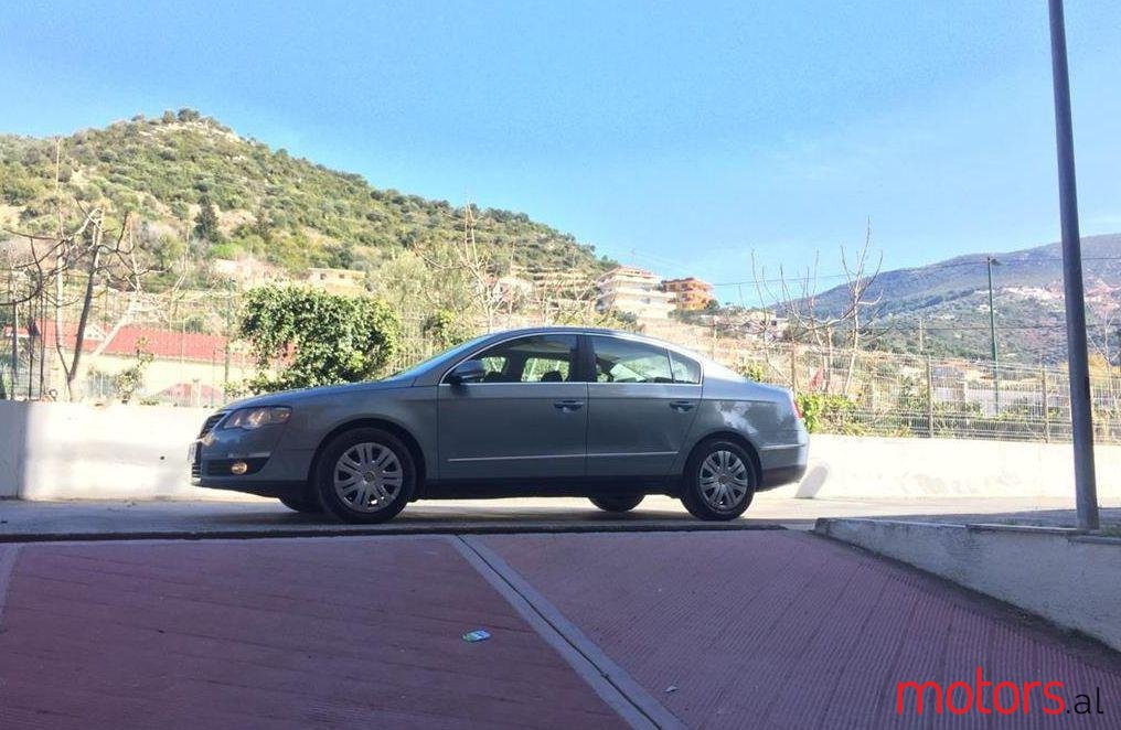 2009' Volkswagen Passat photo #1