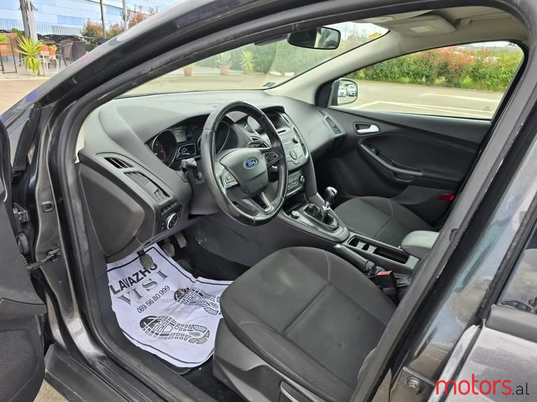 2015' Ford Focus photo #6