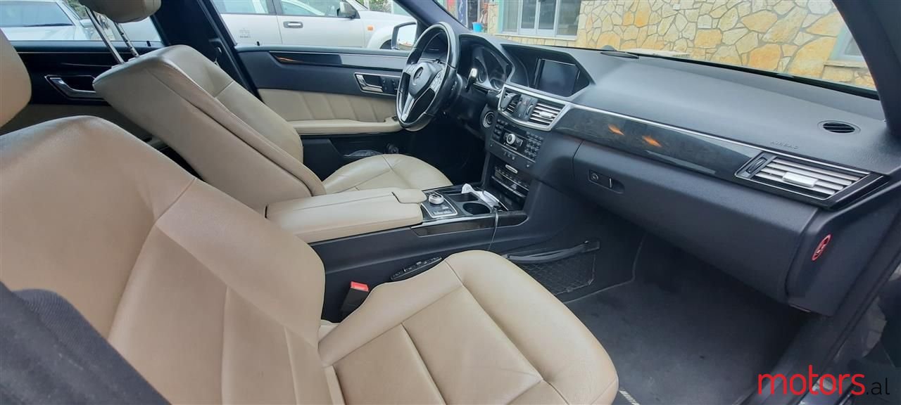 2009' Mercedes-Benz E 350 photo #5
