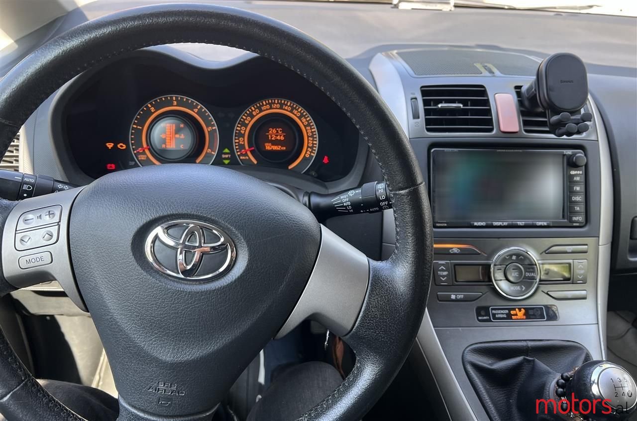 2007' Toyota Auris photo #3