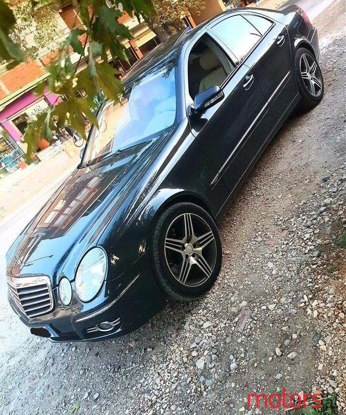 2005' Mercedes-Benz E 400 photo #2