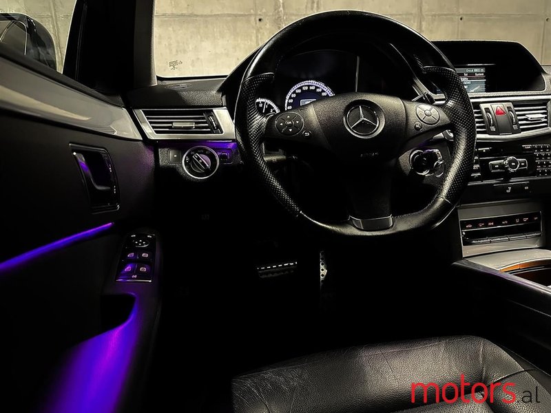 2013' Mercedes-Benz E 220 photo #6