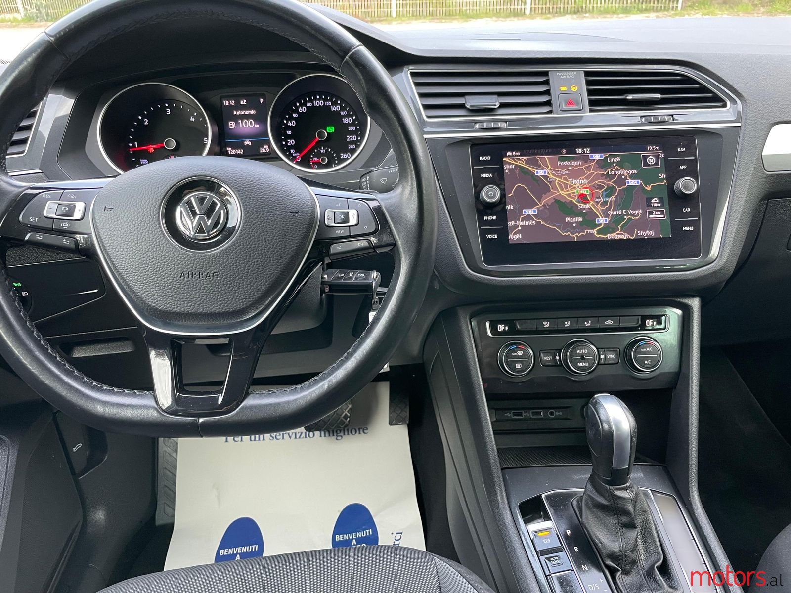 2019' Volkswagen Tiguan photo #5