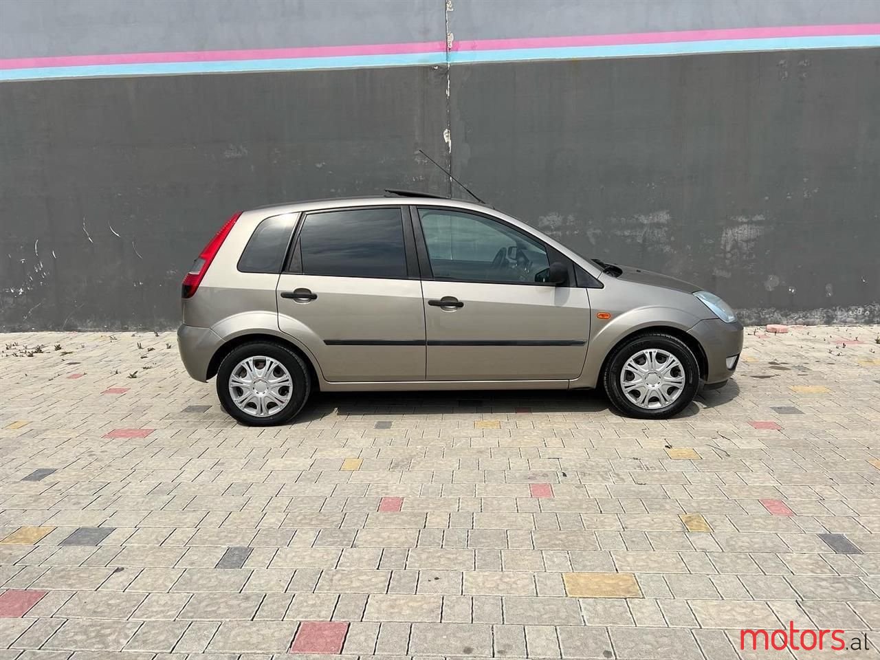 2004' Ford Fiesta photo #3