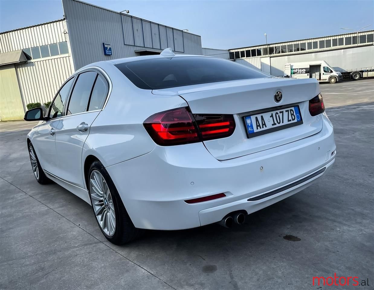 2014' BMW 328 photo #3
