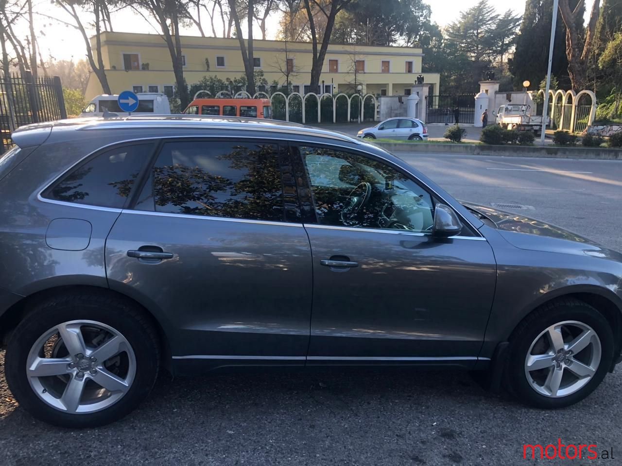 2012' Audi Q5 photo #2