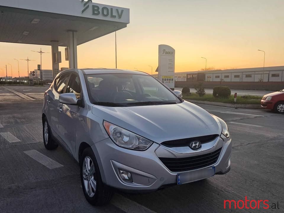 2010' Hyundai Tucson photo #2