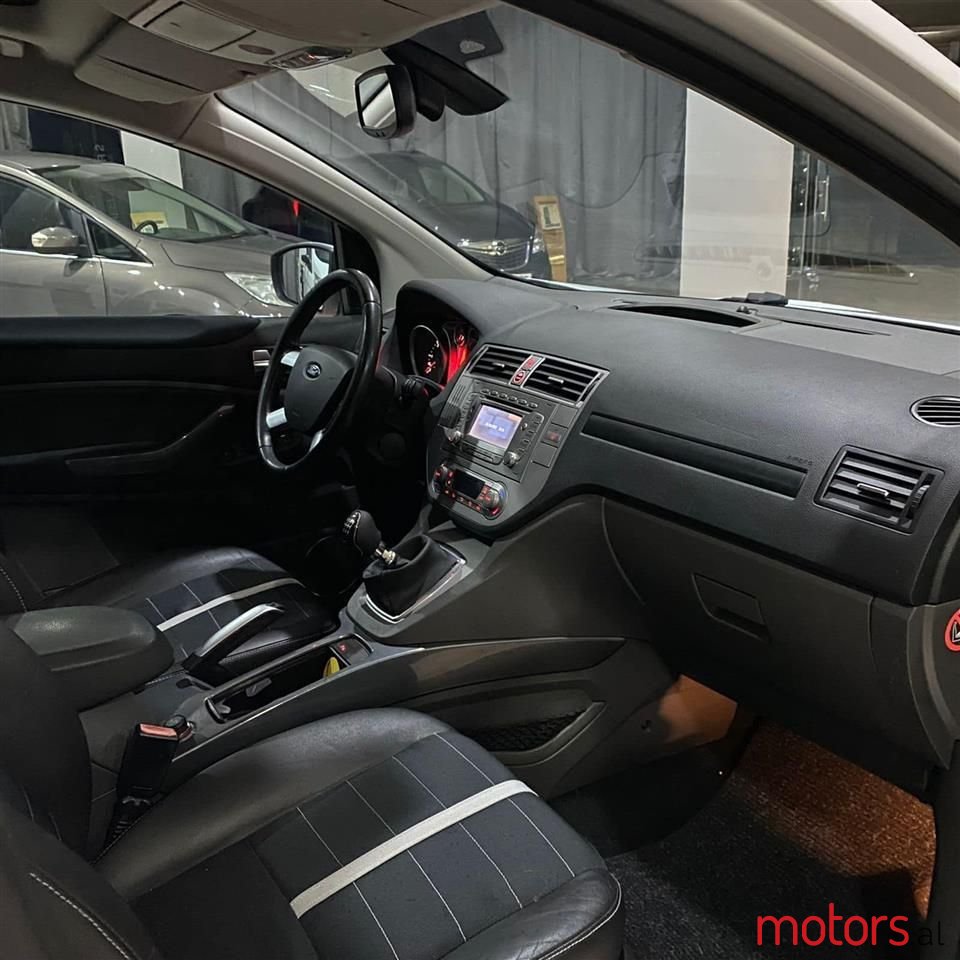 2008' Ford Kuga photo #3