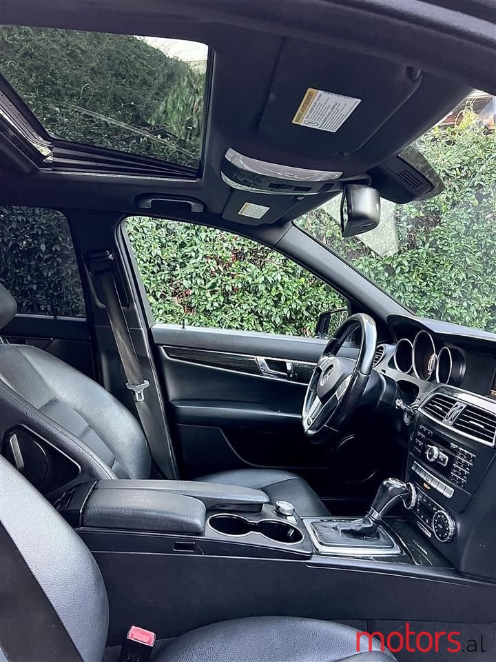 2013' Mercedes-Benz C 300 photo #5