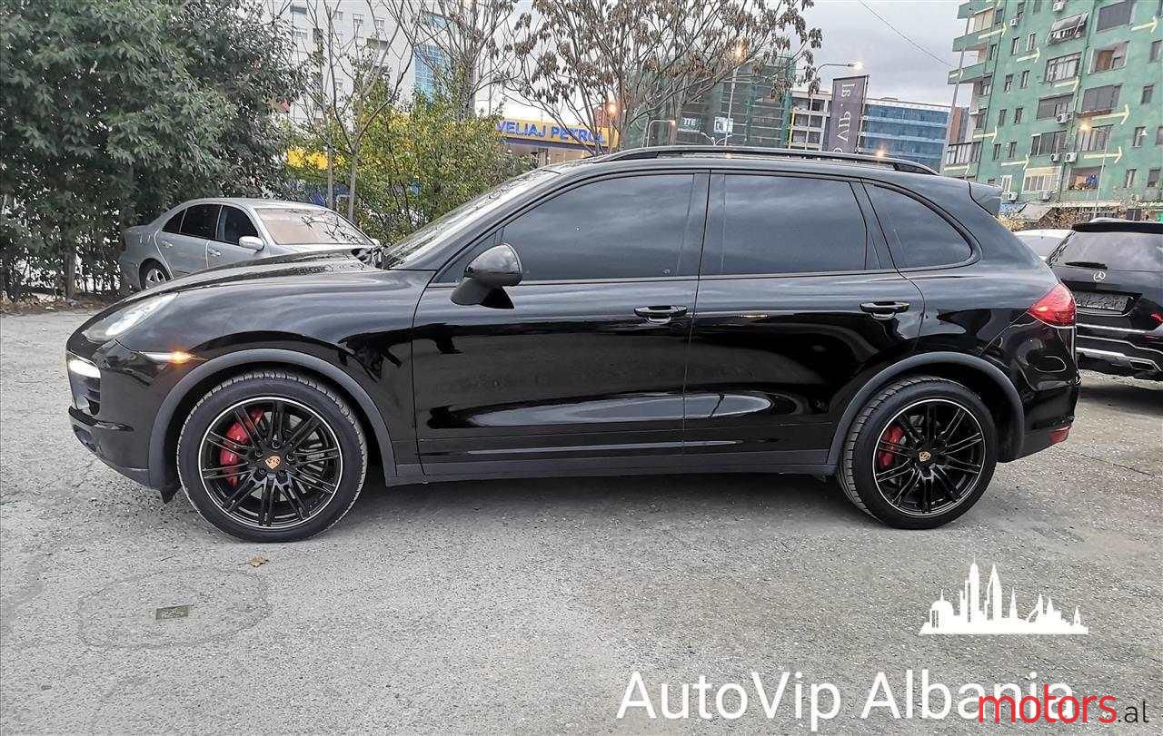 2011' Porsche Cayenne photo #4