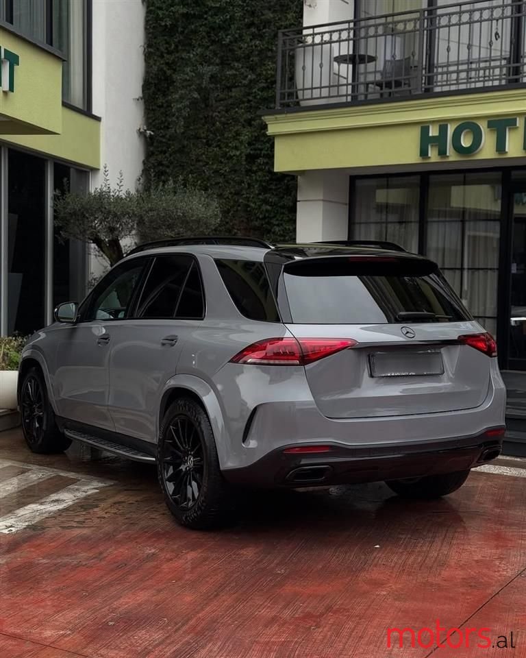 2022' Mercedes-Benz GLE 400 photo #2