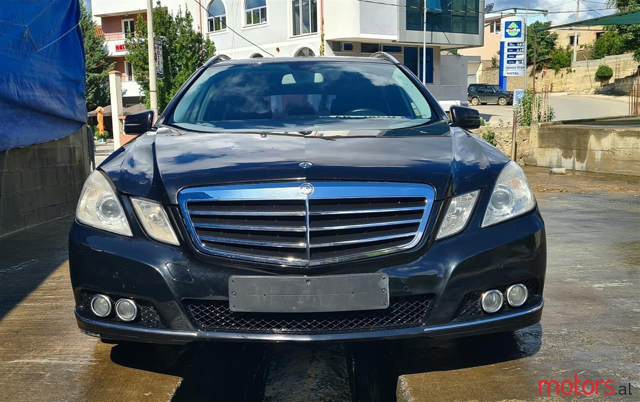 2010' Mercedes-Benz E 200 photo #1