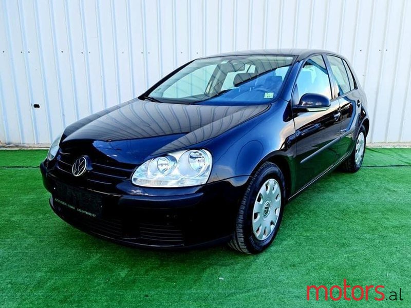 2004' Volkswagen Golf photo #1