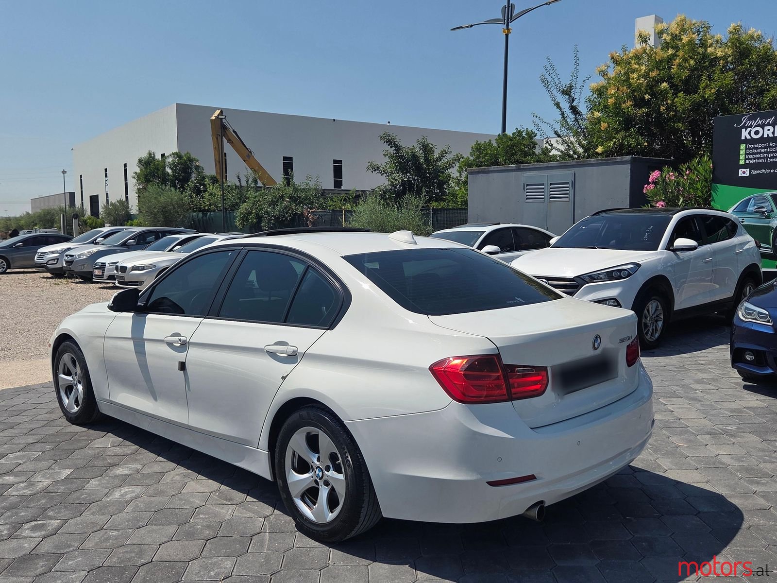 2015' BMW 320 photo #3