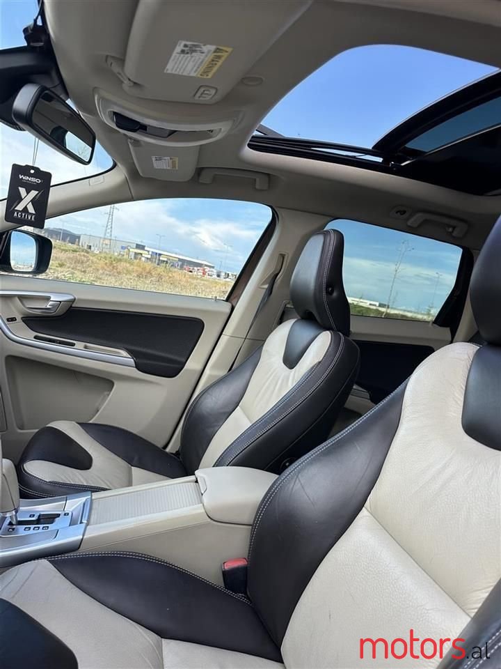 2010' Volvo Xc 60 photo #3