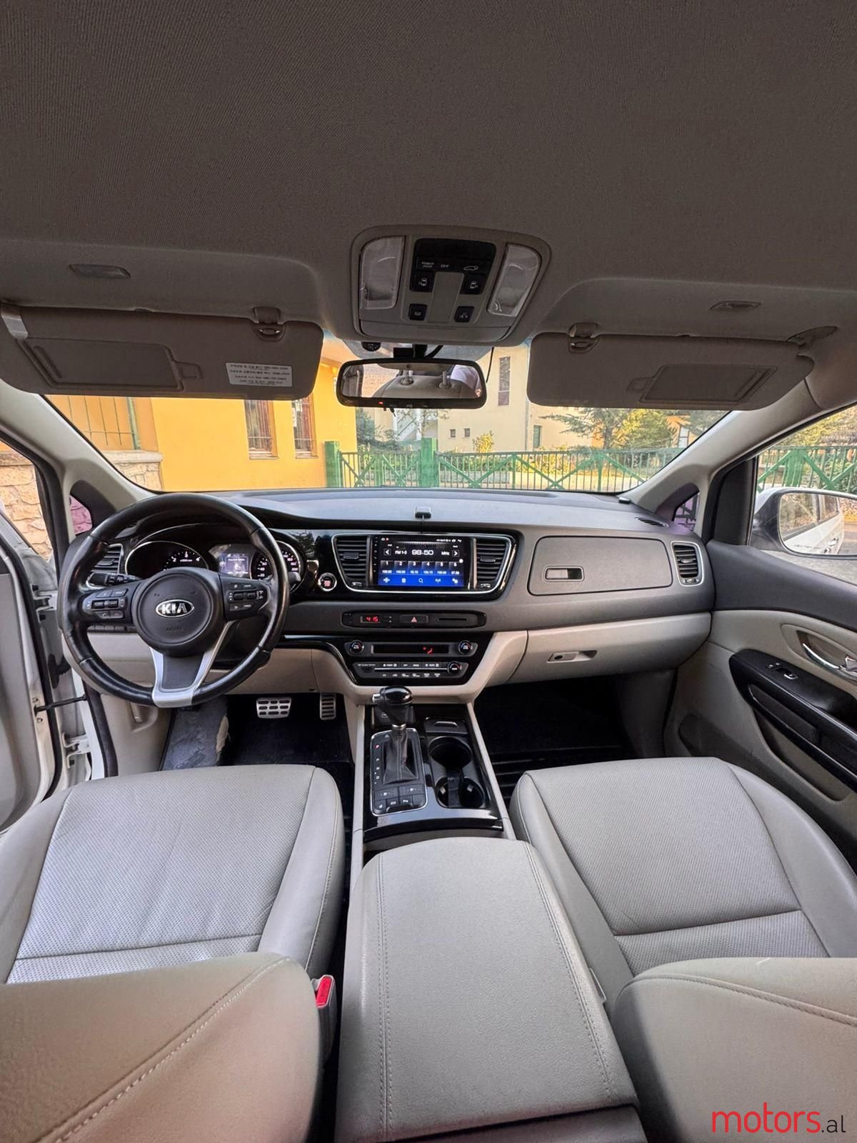 2015' Kia Carnival photo #4