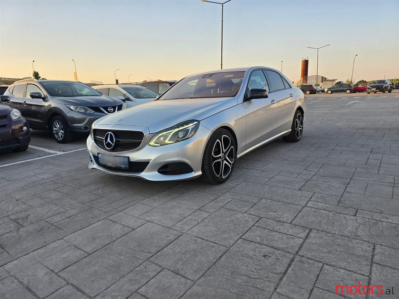 2015' Mercedes-Benz E 220 photo #2