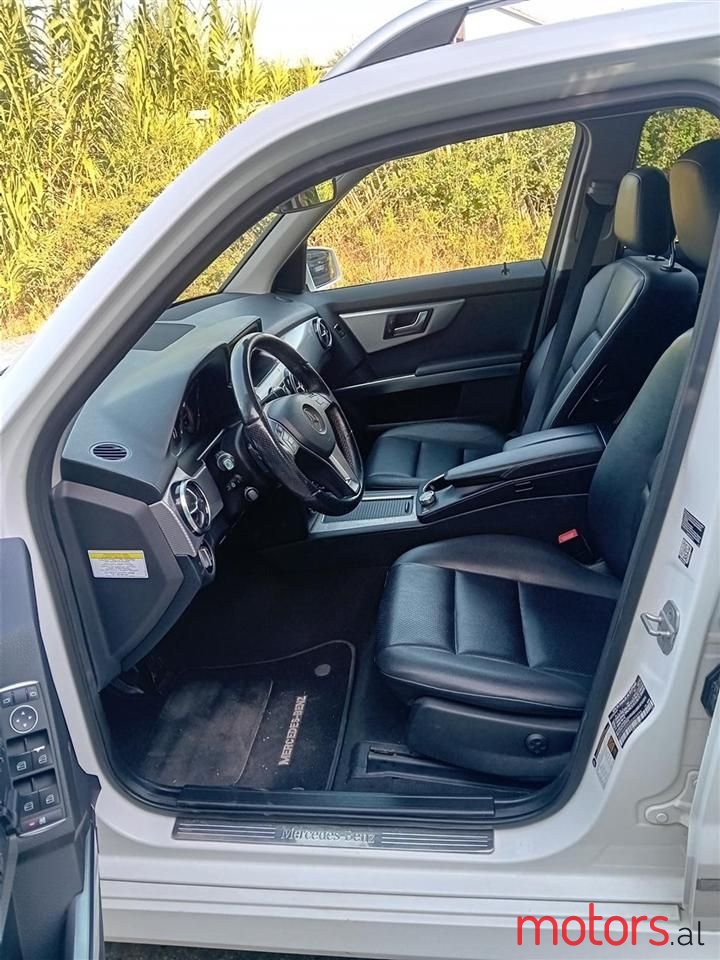 2015' Mercedes-Benz GLK 250 photo #3