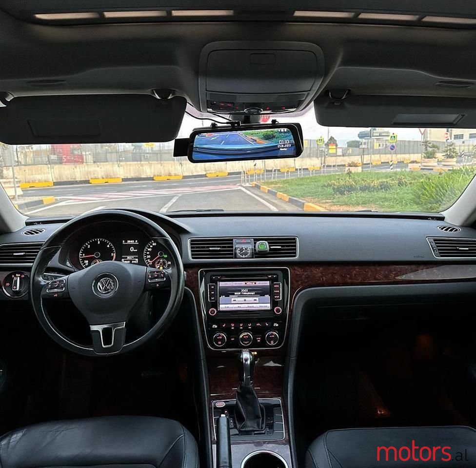 2013' Volkswagen Passat photo #2