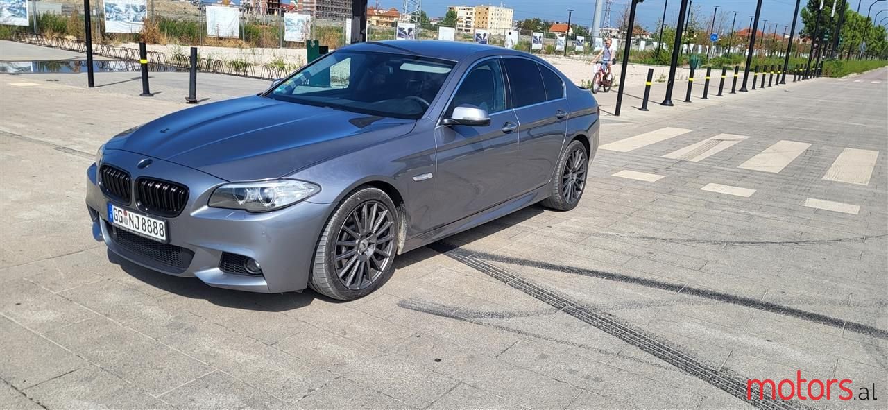 2013' BMW 530 photo #1