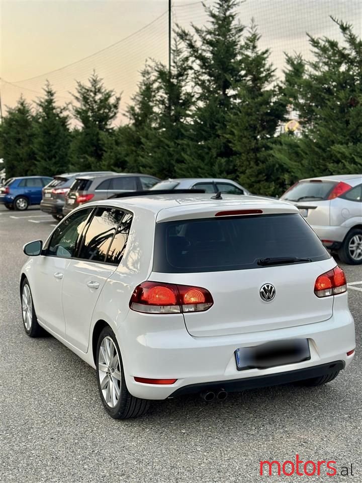 2010' Volkswagen Golf photo #5