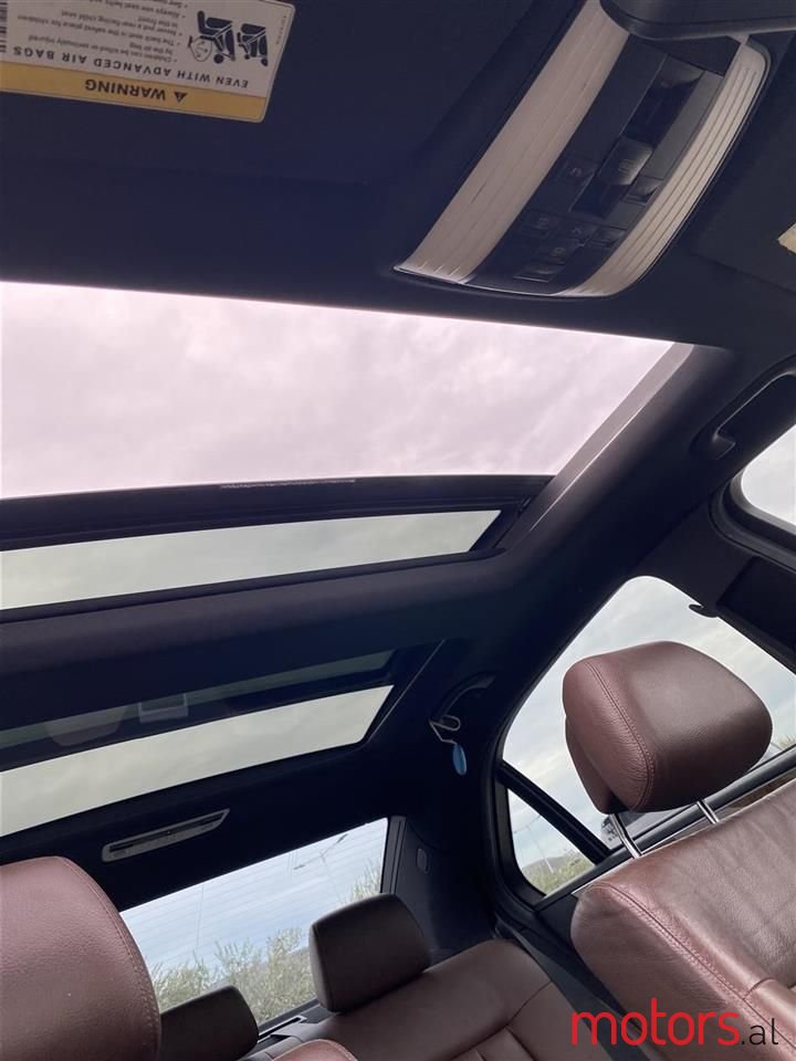 2011' Mercedes-Benz E 350 photo #4