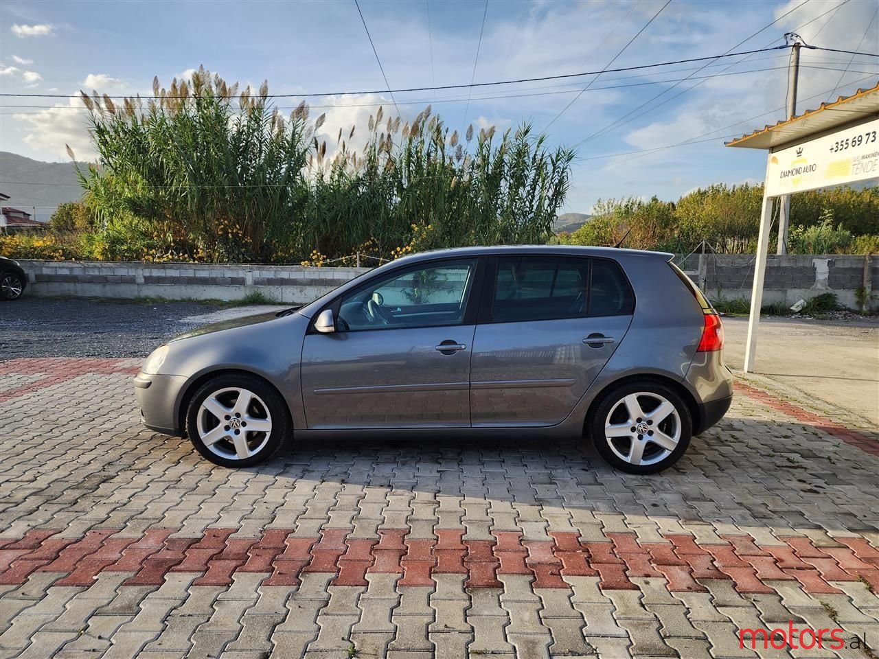 2008' Volkswagen Golf photo #5