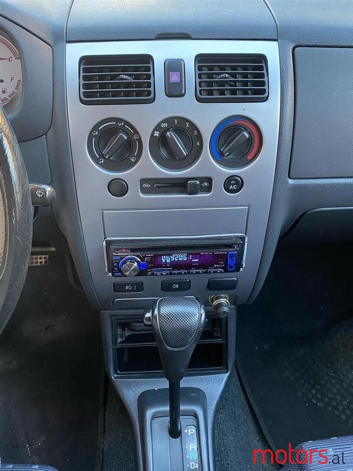 2003' Daihatsu Sirion photo #4