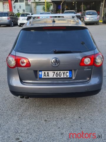 2007' Volkswagen Passat photo #4