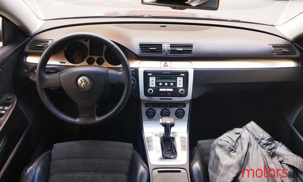 2007' Volkswagen Passat photo #1