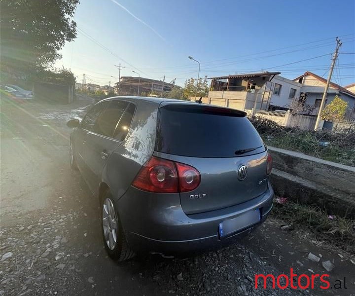 2005' Volkswagen Golf photo #3