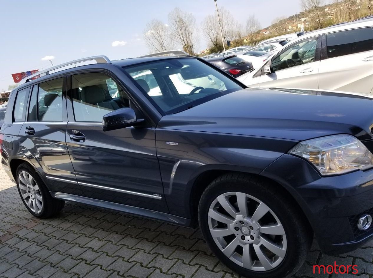 2011' Mercedes-Benz GLK 220 photo #1