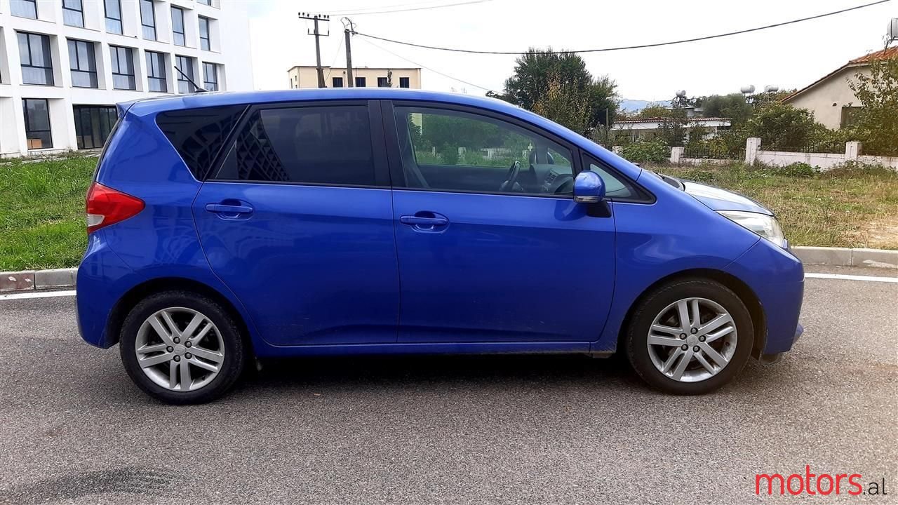 2012' Toyota Urban Cruiser photo #3