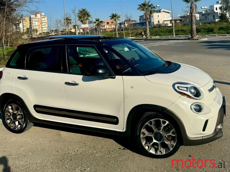 2014' Fiat 500L Trekking photo #3