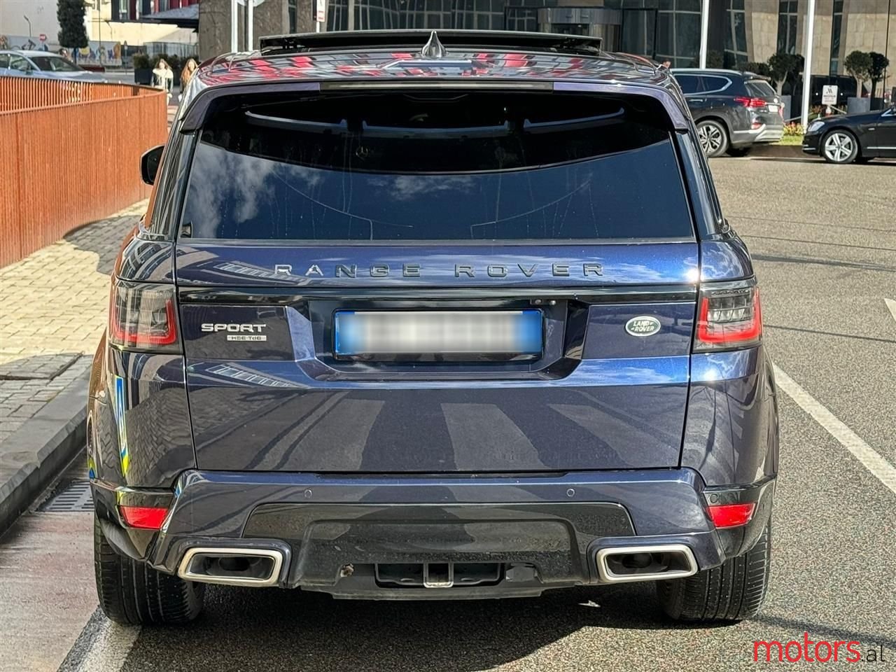 2019' Land Rover Range Rover Sport photo #3