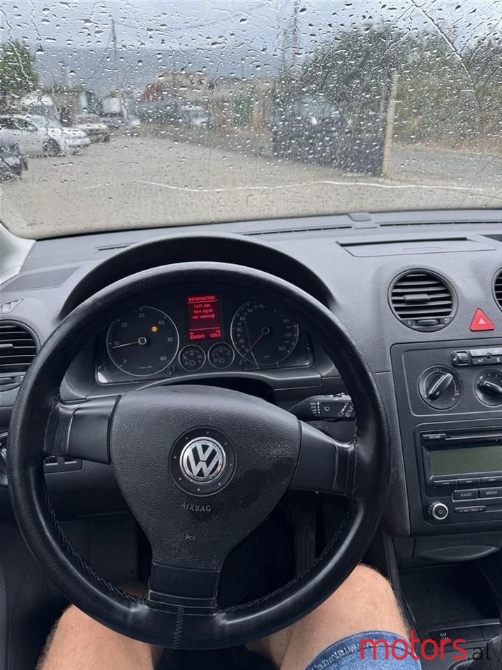 2010' Volkswagen Caddy photo #3