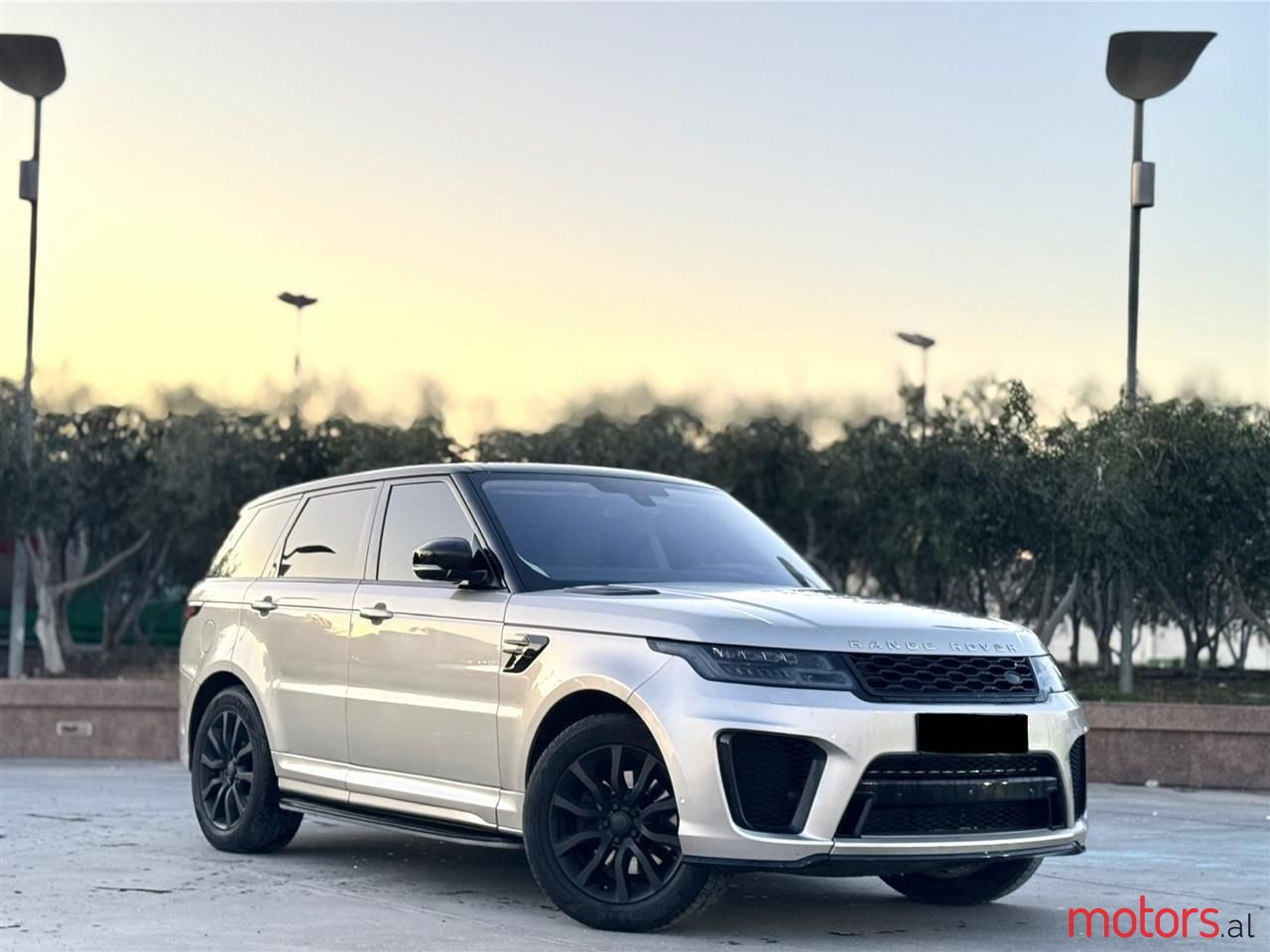 2016' Land Rover Range Rover Sport photo #1