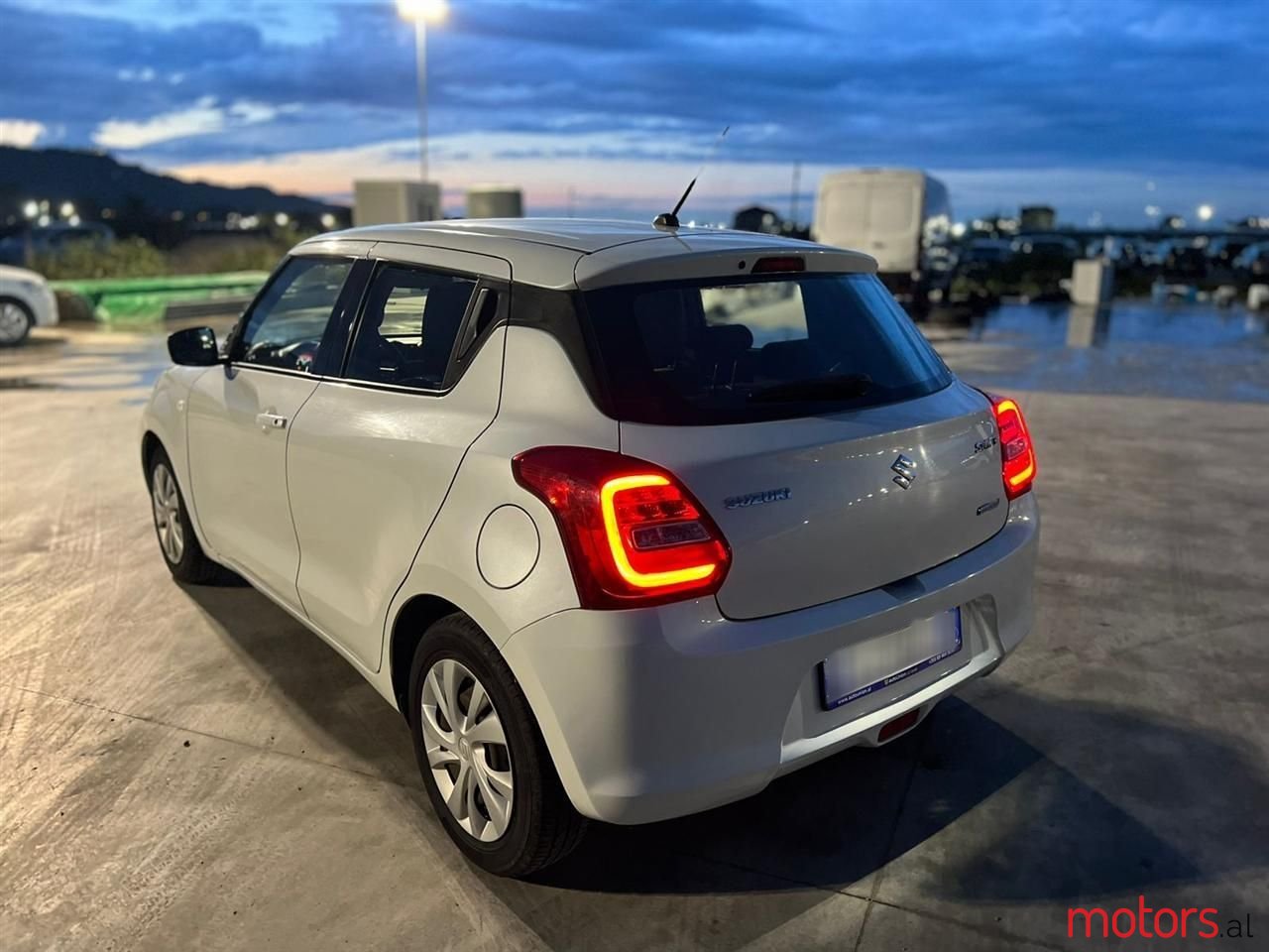 2021' Suzuki Swift photo #1