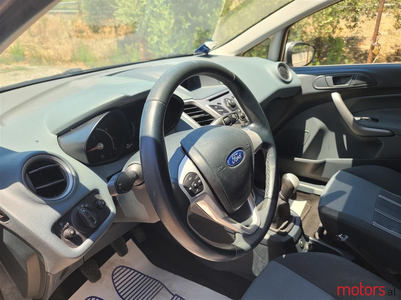 2010' Ford Fiesta photo #5